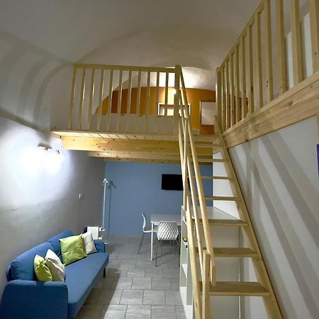 Loft Munira Apartment เนเปิลส์ ภายนอก รูปภาพ
